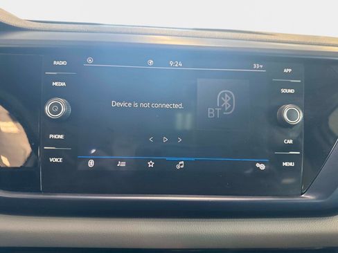 Certified 2022 Volkswagen Taos SE image 24