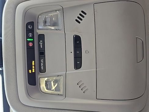 Used 2018 GMC Acadia SLT image 25