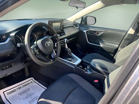 Used 2021 Toyota RAV4 LE image 13