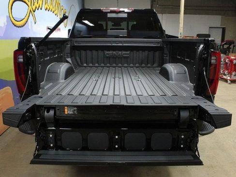 New 2025 GMC Sierra 2500 SLT w/ SLT Premium Package image 5