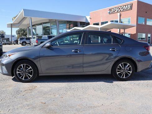 Used 2024 Kia Forte LXS w/ LXS Technology Package image 2