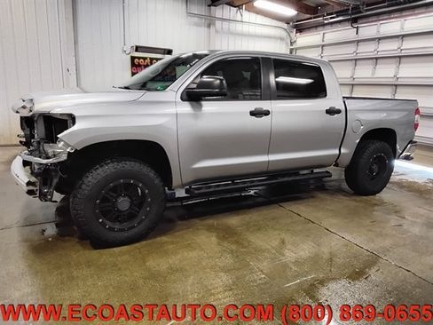 Used 2020 Toyota Tundra SR5 w/ SR5 Leather Package AWD/4WD image 5