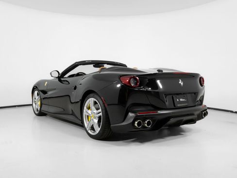 Used 2019 Ferrari Portofino image 4