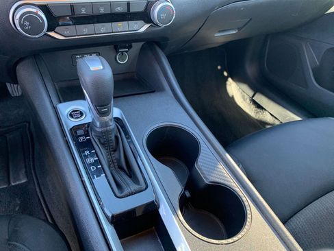 Used 2025 Nissan Altima 2.5 SV image 41