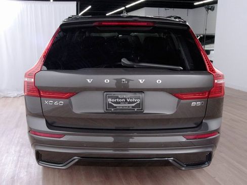 Certified 2025 Volvo XC60 B5 Plus image 4