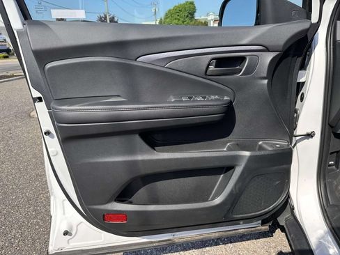 Certified 2025 Honda Ridgeline Sport+ image 8