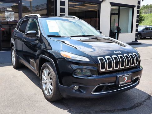 Used 2018 Jeep Cherokee Limited AWD/4WD image 4