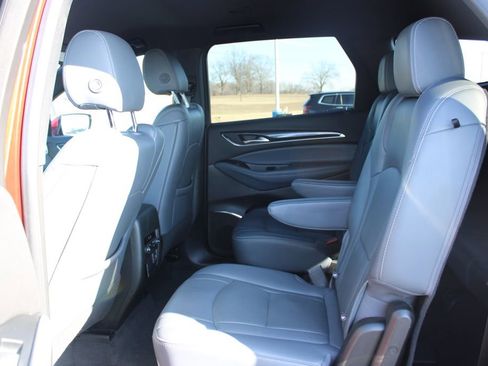 Used 2024 Buick Enclave Premium image 23