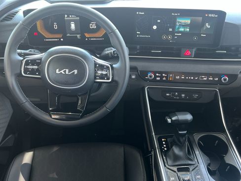 New 2026 Kia Carnival EX image 15