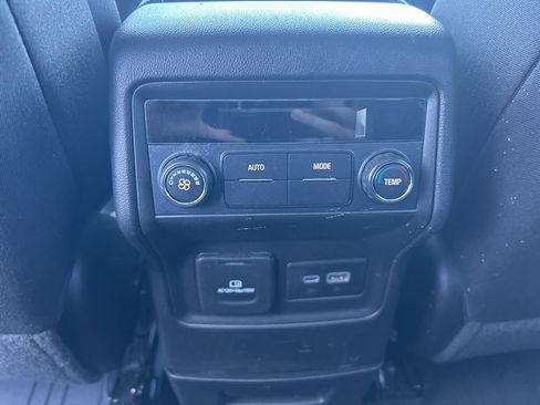 Used 2023 GMC Acadia SLE w/ Driver Convenience Package image 25