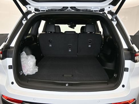 Used 2025 Jeep Grand Cherokee Limited image 38