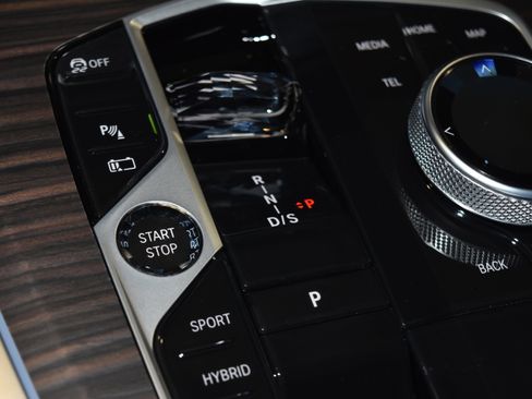 New 2026 BMW X5 xDrive50e w/ Executive Package image 14