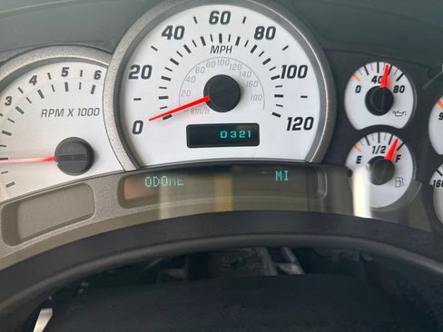 Used 2003 HUMMER H2 w/ Preferred Equipment Group AWD/4WD image 19
