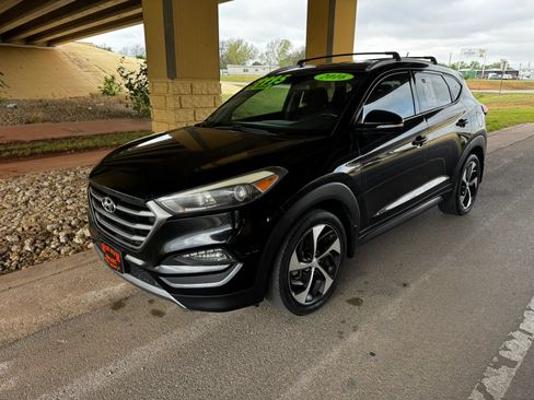 Used 2016 Hyundai Tucson Sport FWD image 7