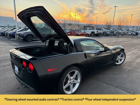 Used 2010 Chevrolet Corvette Coupe w/ 1LT image 9