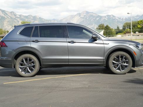 Used 2022 Volkswagen Tiguan SE AWD/4WD image 6