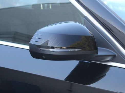 Used 2025 BMW X1 xDrive28i w/ Technology Package image 12