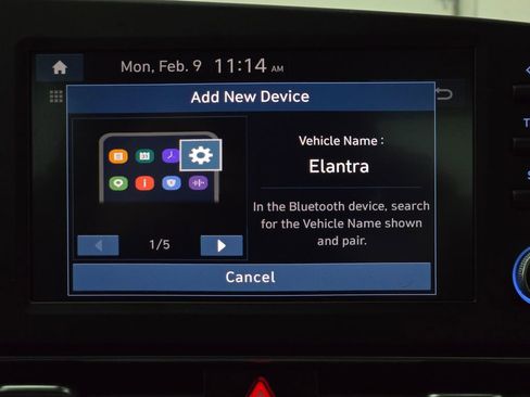 Used 2025 Hyundai Elantra SE image 4