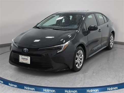Certified 2025 Toyota Corolla LE image 2
