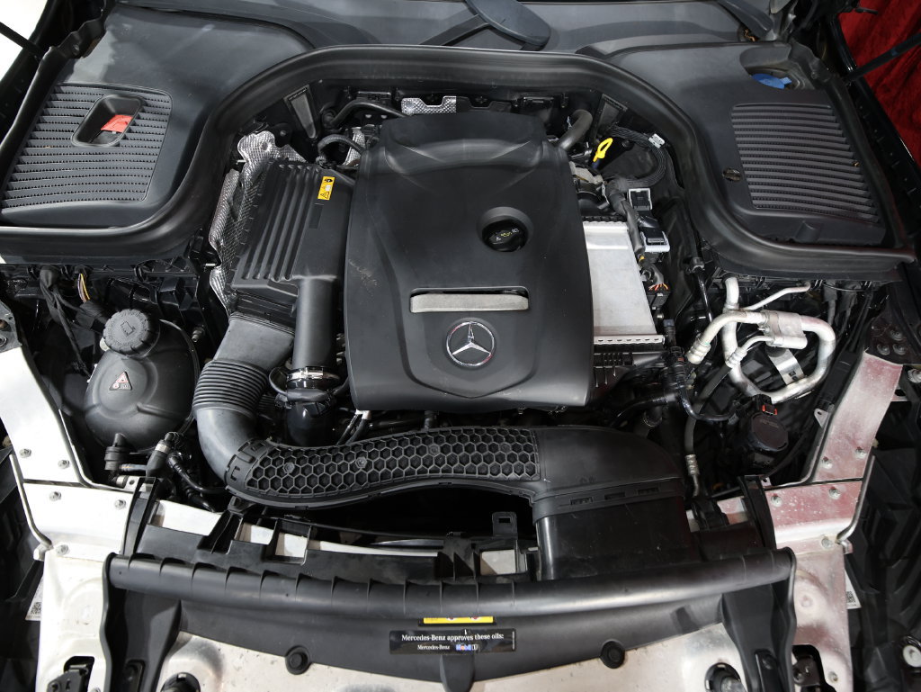 Used 2018 Mercedes-Benz GLC 300 w/ Premium Package image 31