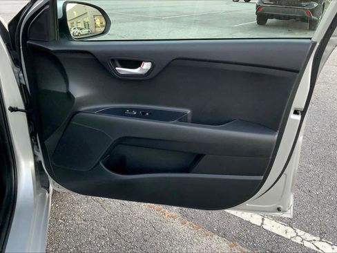 Used 2022 Kia Rio S image 21