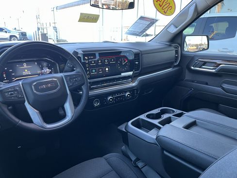 Used 2024 GMC Sierra 1500 Elevation image 2