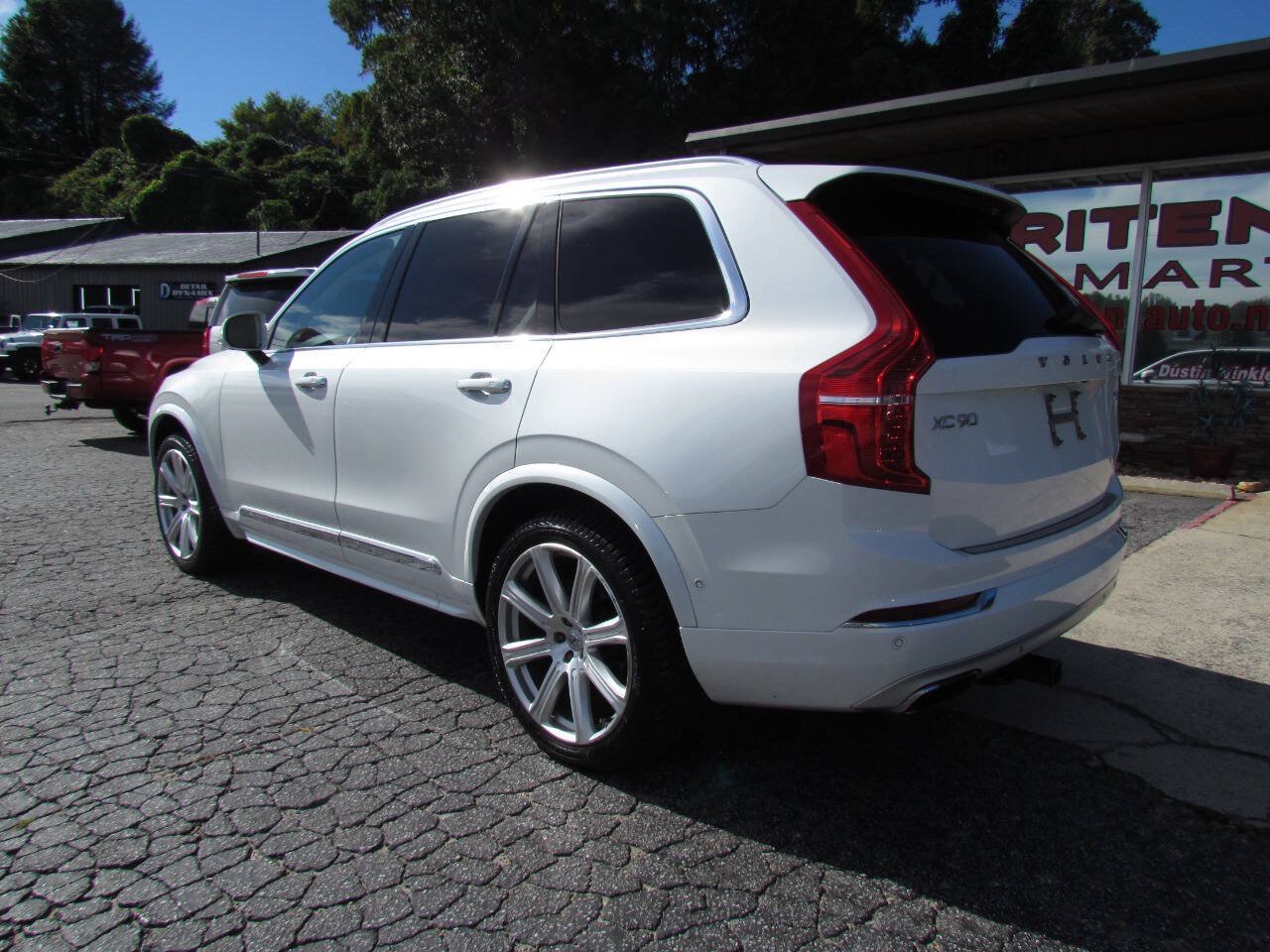 Used 2017 Volvo XC90 T6 Inscription w/ Vision Package AWD/4WD image 3