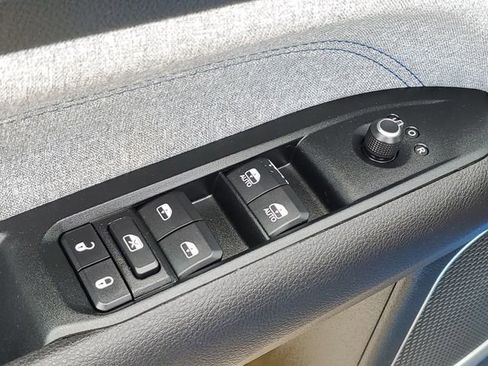Used 2022 Jeep Compass Latitude FWD image 22