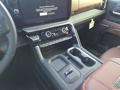 New 2026 GMC Sierra 2500 Denali Ultimate AWD/4WD image 34