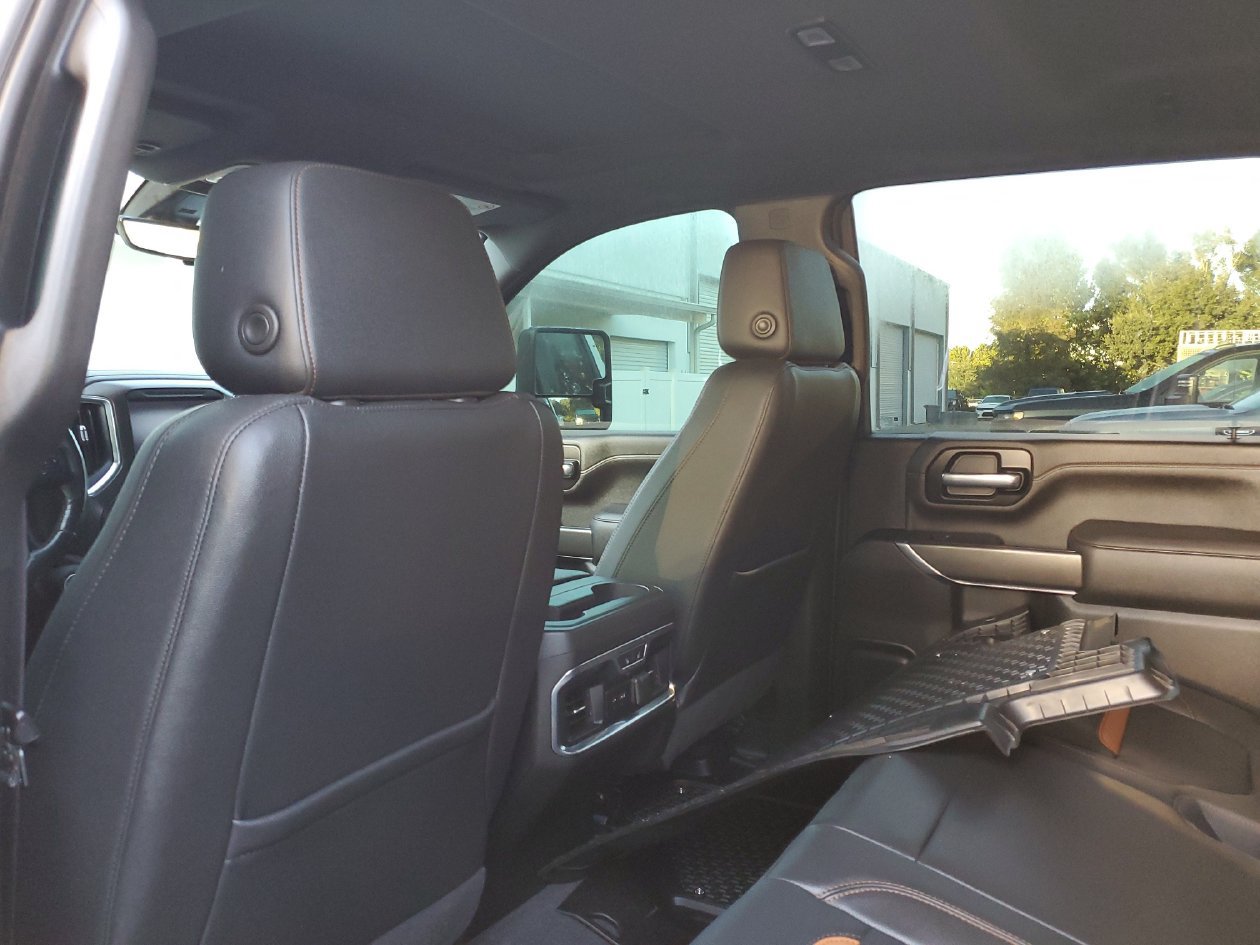 Used 2021 GMC Sierra 2500 AT4 w/ AT4 Premium Plus Package AWD/4WD image 9