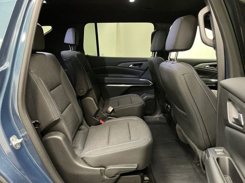 Used 2025 Chevrolet Traverse LT w/ Driver Confidence Package FWD image 26