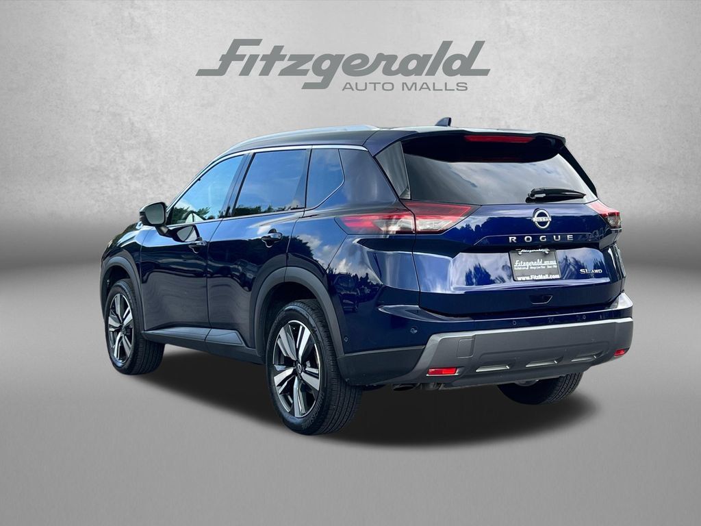 Used 2026 Nissan Rogue SL AWD/4WD image 9