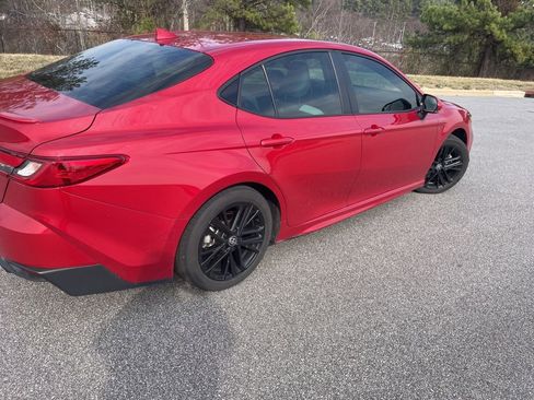 Used 2025 Toyota Camry SE w/ Multimedia Upgrade Package image 18