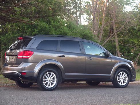 Used 2015 Dodge Journey SXT w/ Flexible Seating Group AWD/4WD image 4