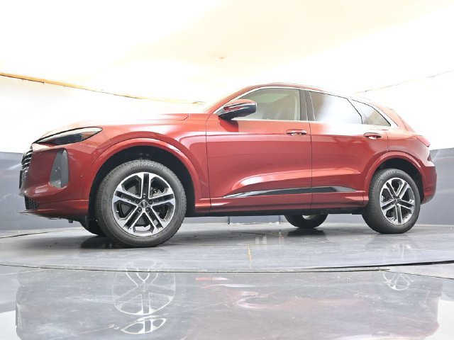 Used 2025 Audi Q5 Premium Plus w/ Premium Plus AWD/4WD image 30