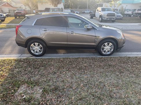 Used 2011 Cadillac SRX Luxury image 6