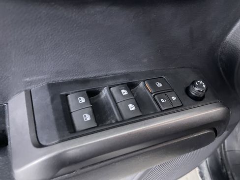 Used 2023 Toyota Tacoma TRD Off-Road AWD/4WD image 3