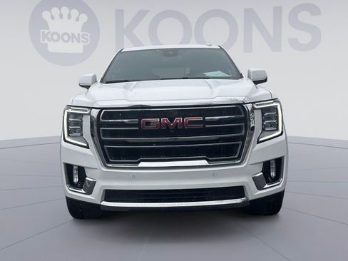 Used 2024 GMC Yukon XL SLT w/ SLT Luxury Package image 11