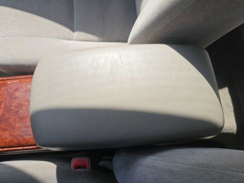 Used 2002 Toyota Camry LE image 19