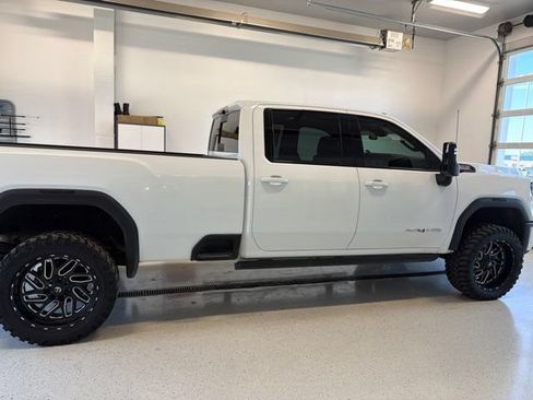 Used 2024 GMC Sierra 2500 AT4 w/ AT4 Premium Plus Package AWD/4WD image 11