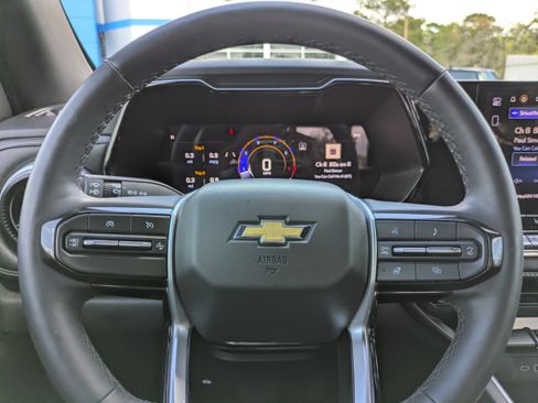 Used 2024 Chevrolet Colorado LT w/ LT Convenience Package III image 18