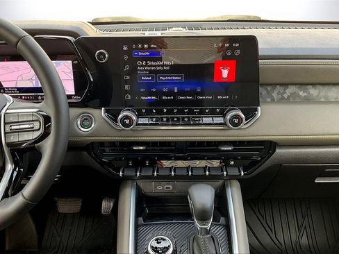 Used 2026 Chevrolet Colorado ZR2 w/ Technology Package image 11