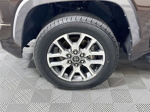 Used 2022 Toyota Tundra 1794 Edition image 4