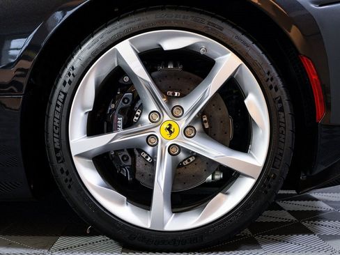 Used 2025 Ferrari SF90 Spider image 10