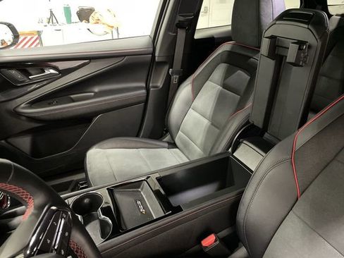 Certified 2025 Chevrolet Blazer EV RS image 24