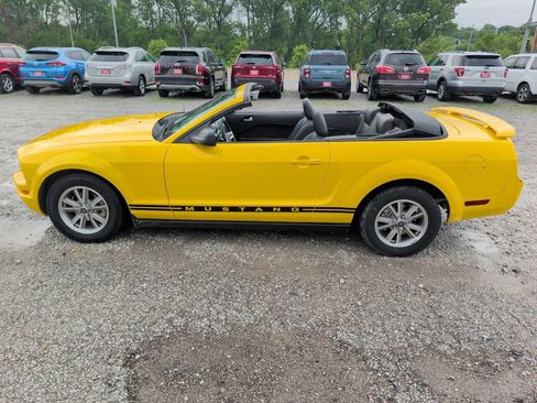 Used 2005 Ford Mustang Premium RWD image 6