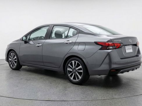 Used 2025 Nissan Versa SV image 6