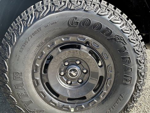 New 2025 Ford Bronco Big Bend w/ Black Diamond Package image 7