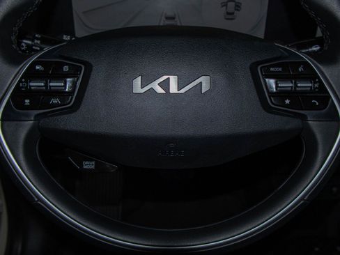 Used 2023 Kia EV6 Wind RWD image 12