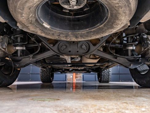 Used 2021 GMC Yukon Denali w/ Denali Premium Package image 16